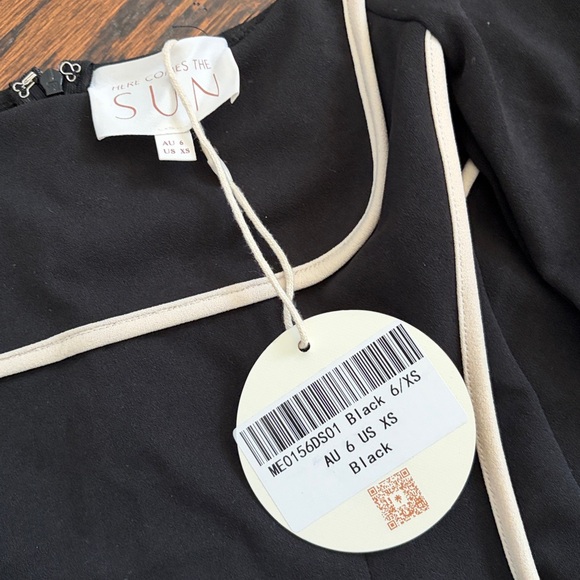 Sunny Coast Long Sleeve Piping Maxi Dress Black - Picture 7 of 7